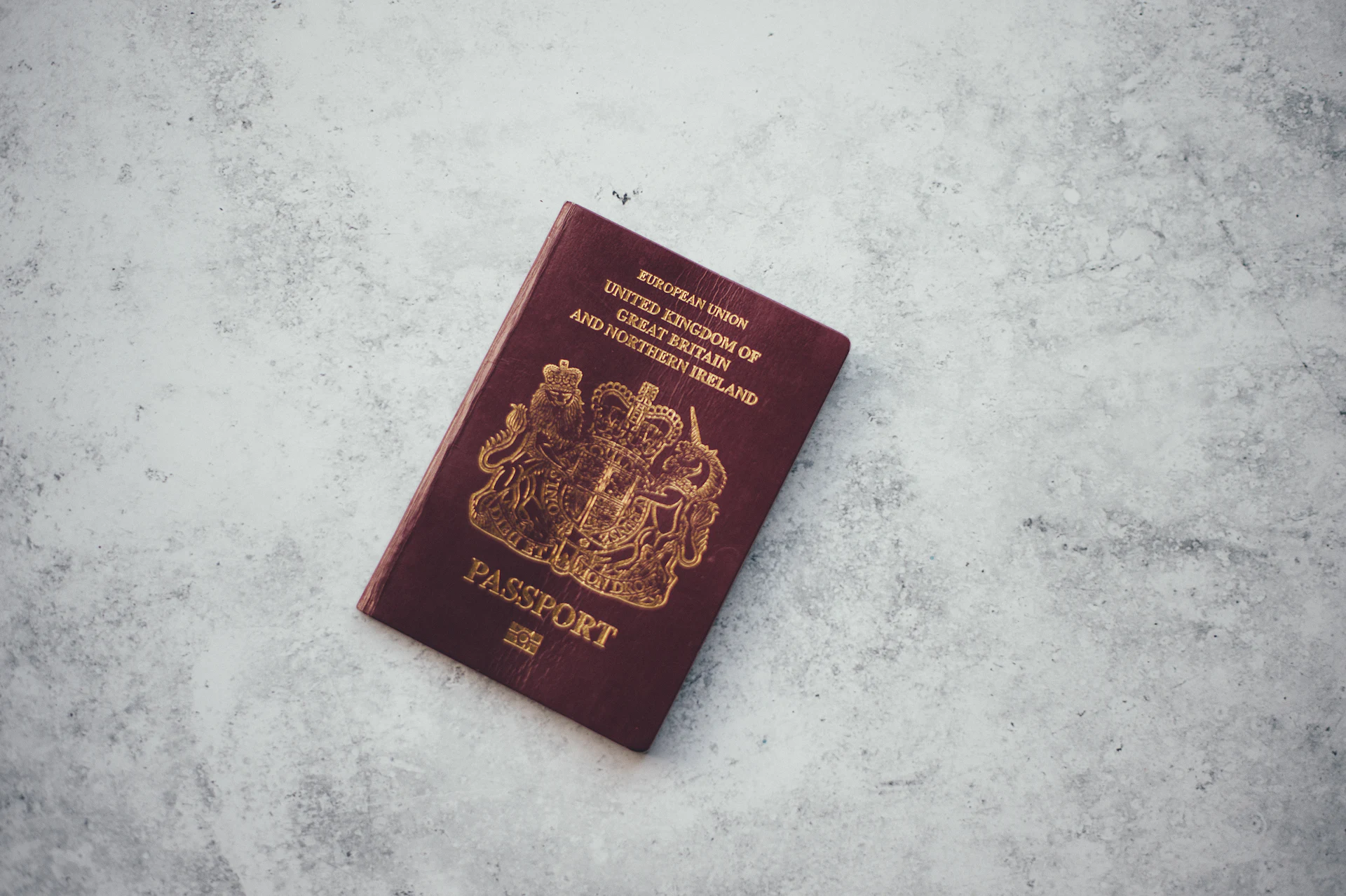 Dubai-based traveller comparing U.S. C-1 transit, B1/B2, ESTA and crew visa options