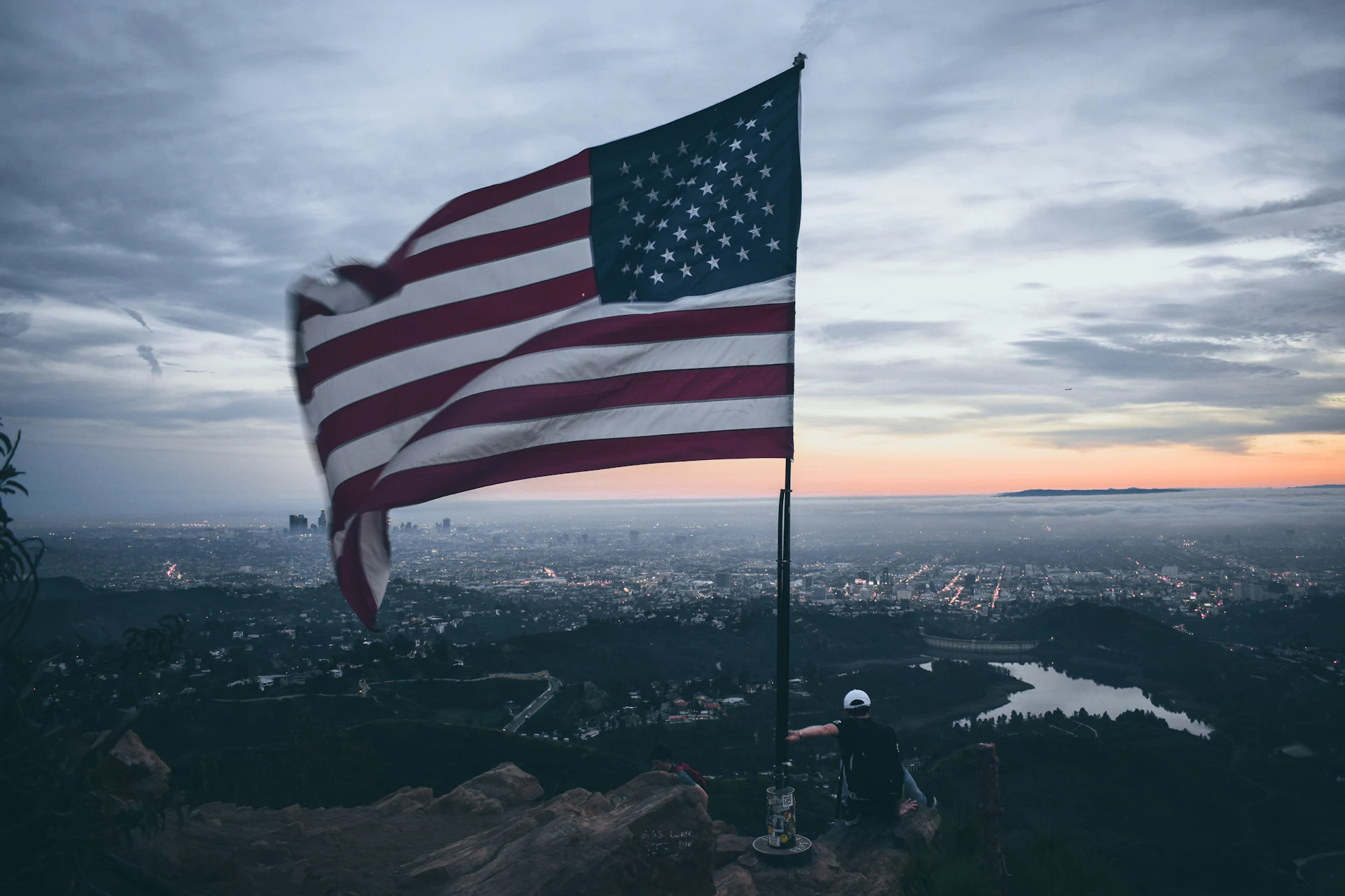 UAE student planning a USA F-1 visa timeline after receiving Form I-20