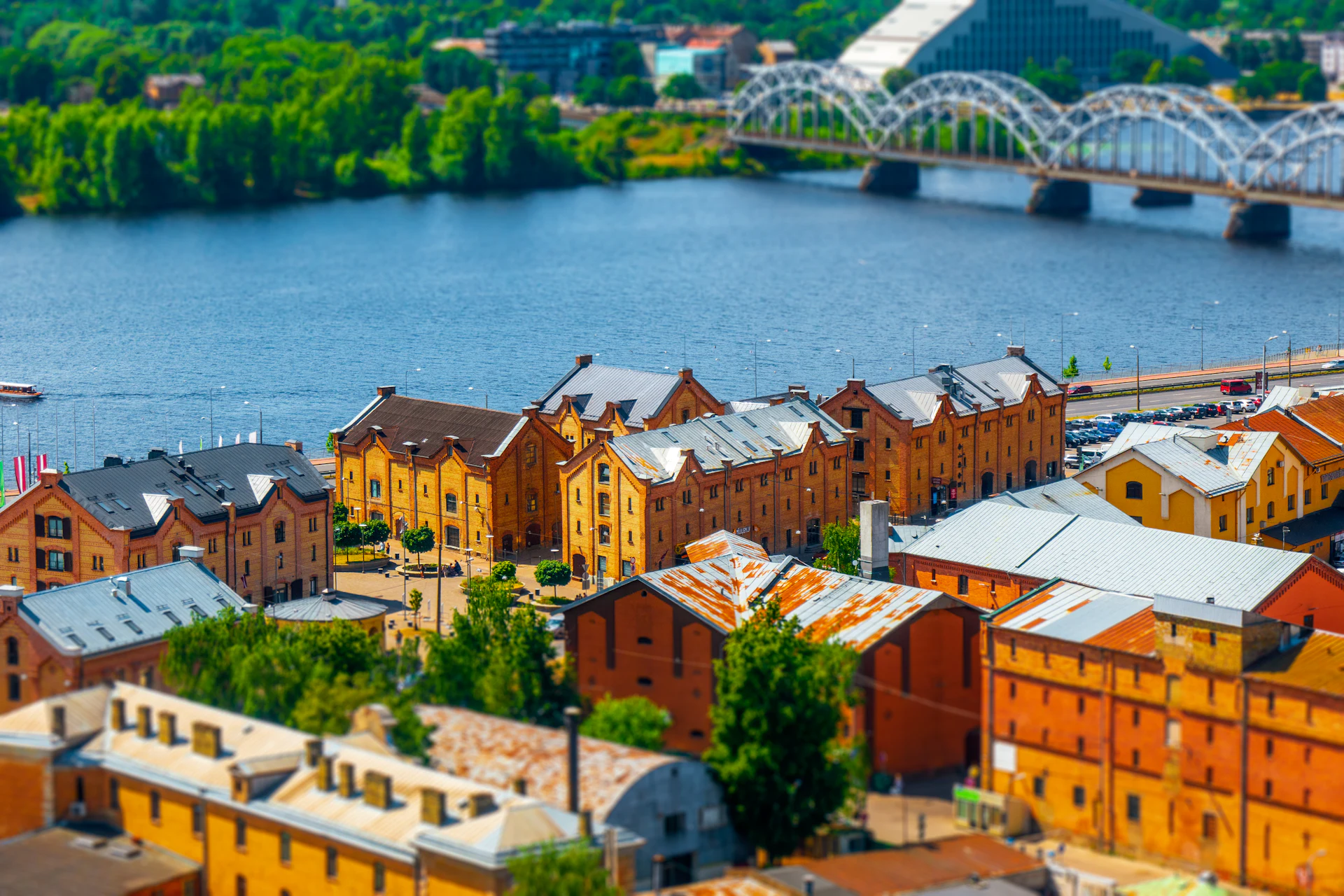 Latvia Visa from the UAE: Cost, Fee Receivers and Budget Variables