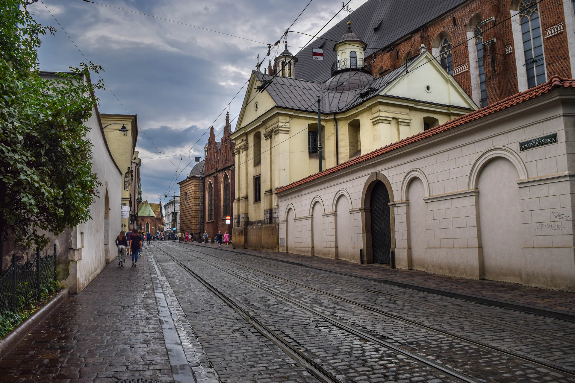 Poland Visa for UAE Residents: Timing and Passport Return Planner